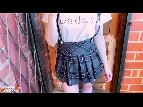 ❤️ Koolitüdruk imeb sügavalt oma riista ja kuratab klasside asemel. Pornovideo at us ﹏